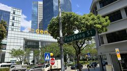 High Street Centre (D6), Retail #570047051